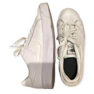 Worn once white womens nike sneakers
